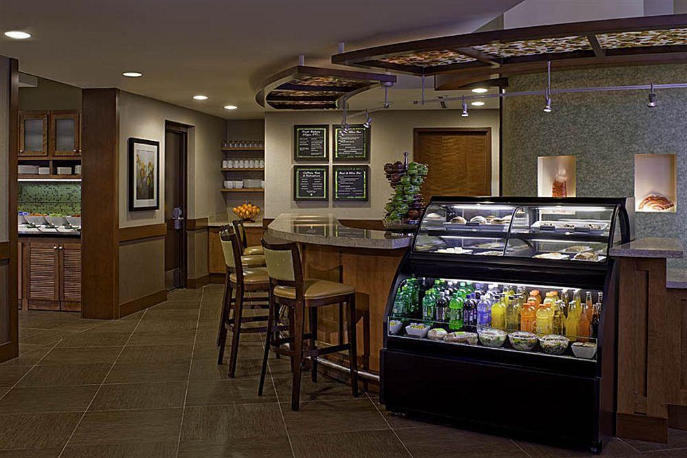 Hyatt Place Cincinnati Blue Ash Restaurant photo