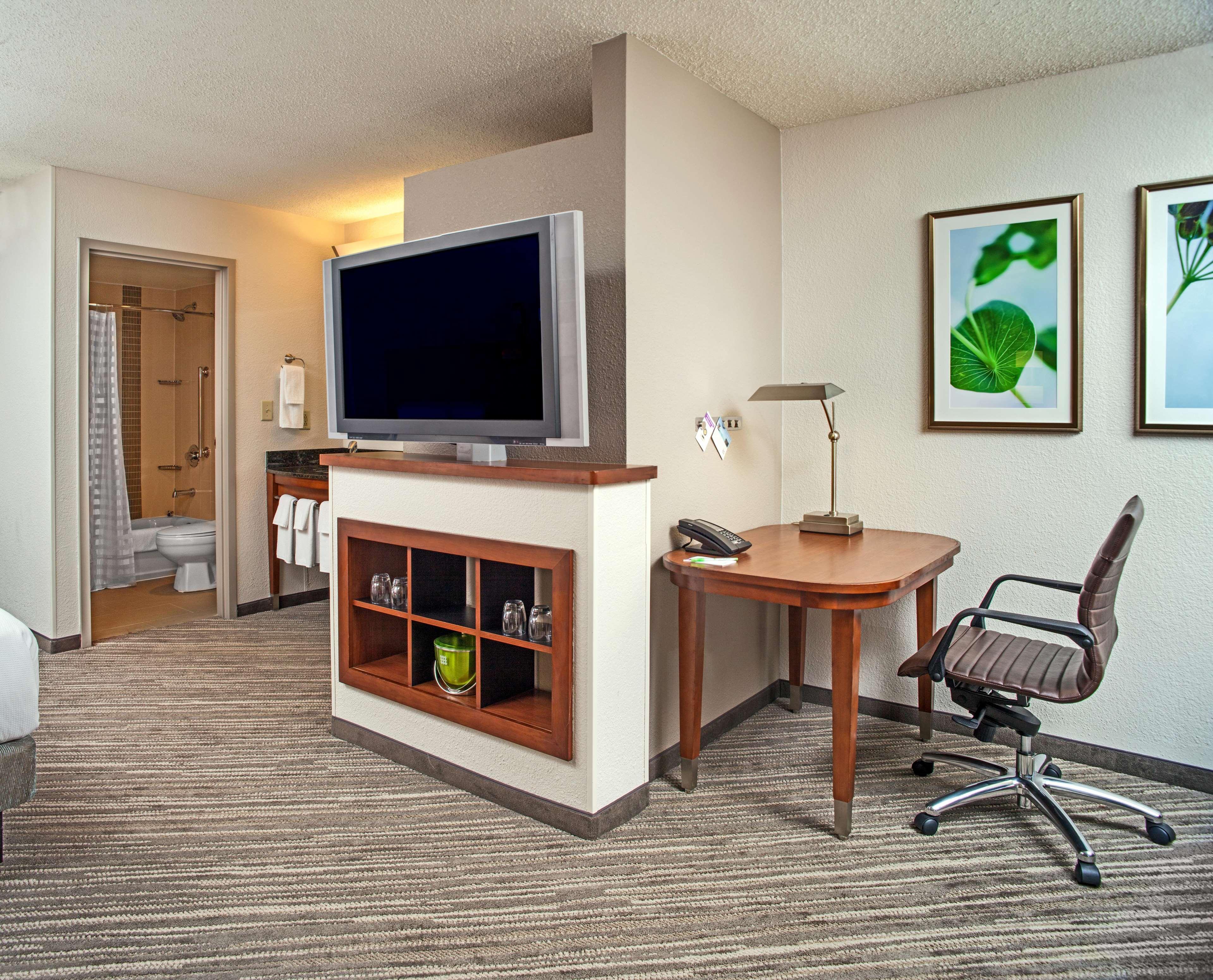 Hyatt Place Cincinnati Blue Ash Exterior photo