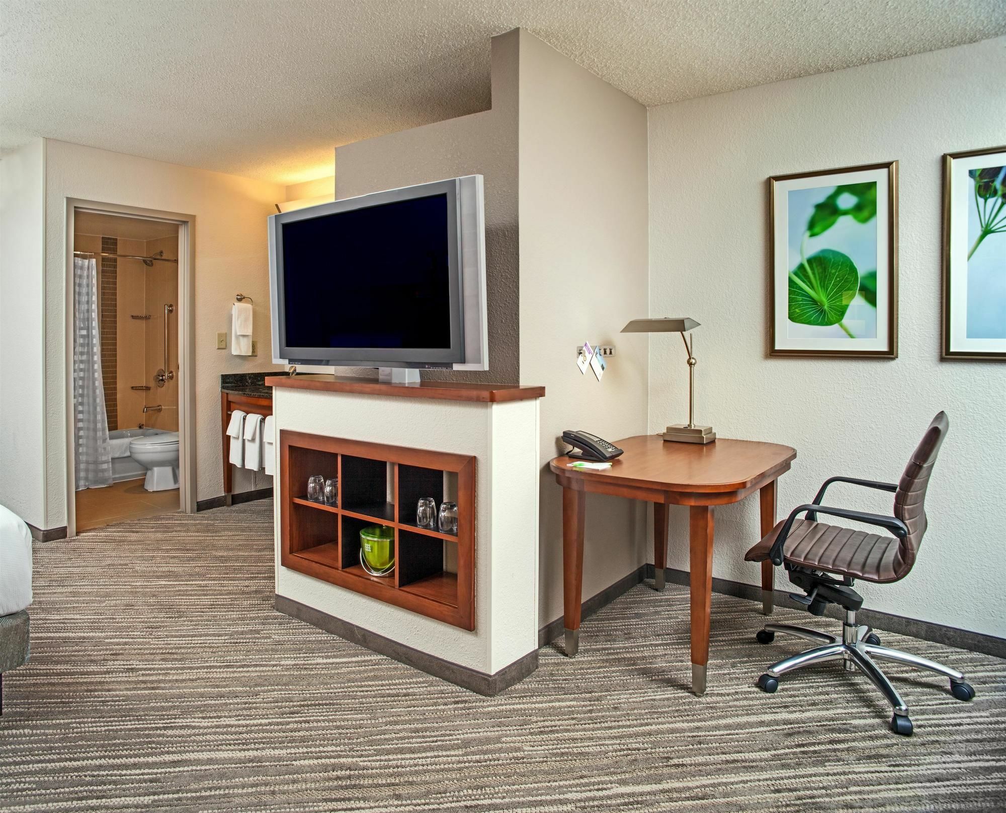 Hyatt Place Cincinnati Blue Ash Exterior photo